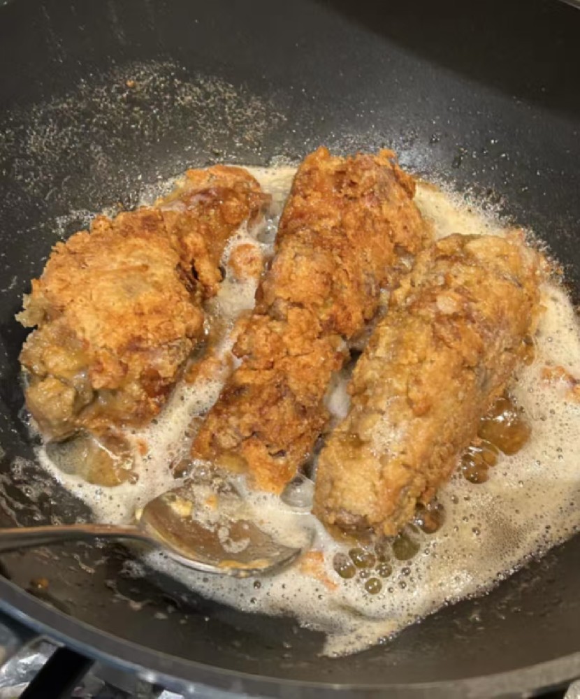 鸡腿先卤后炸